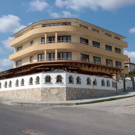 إيفايلوفغراد Family Hotel St. Constantine And Helena المظهر الخارجي الصورة