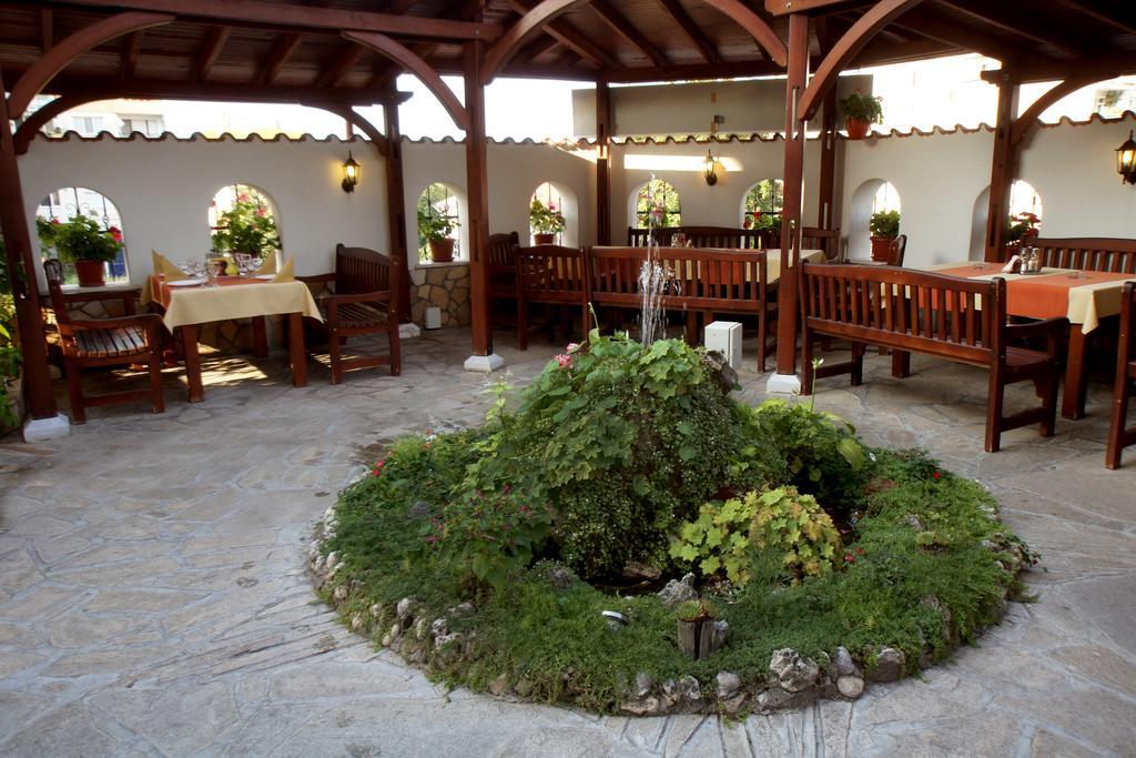 إيفايلوفغراد Family Hotel St. Constantine And Helena المظهر الخارجي الصورة