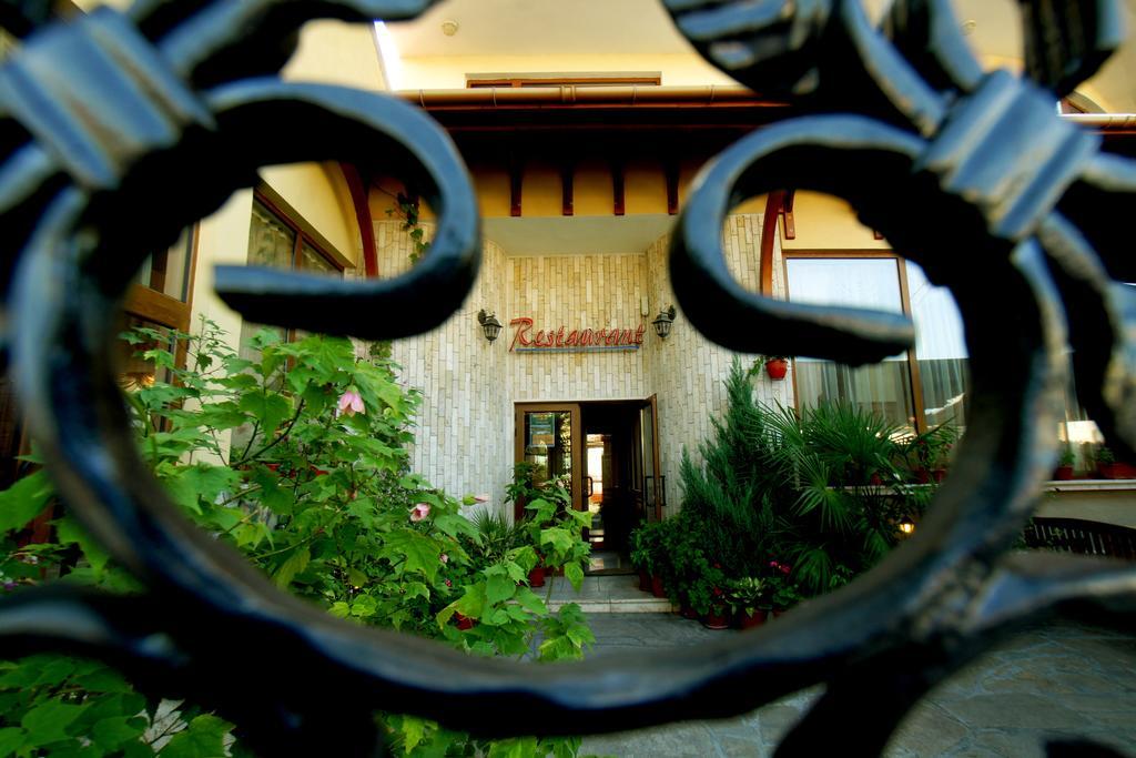 إيفايلوفغراد Family Hotel St. Constantine And Helena المظهر الخارجي الصورة