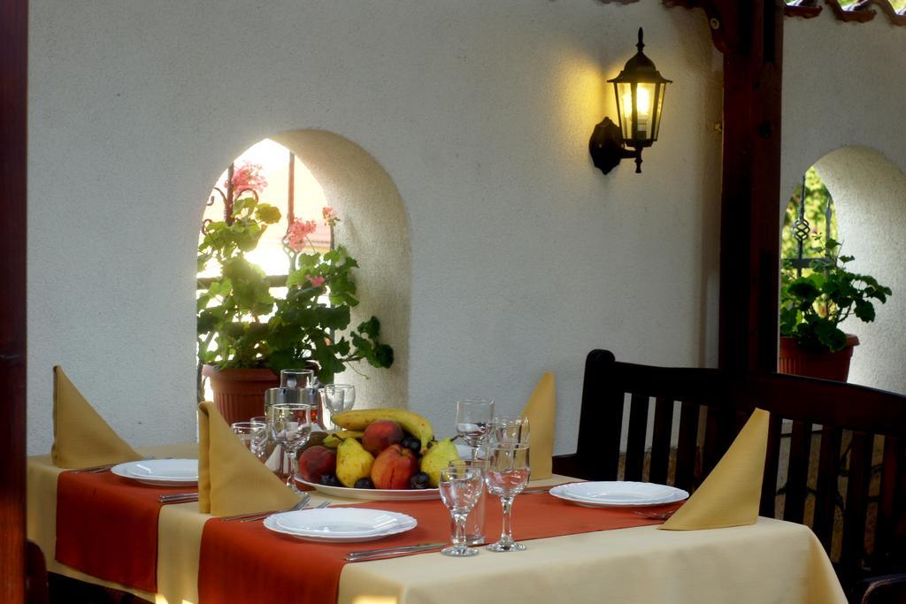 إيفايلوفغراد Family Hotel St. Constantine And Helena المظهر الخارجي الصورة