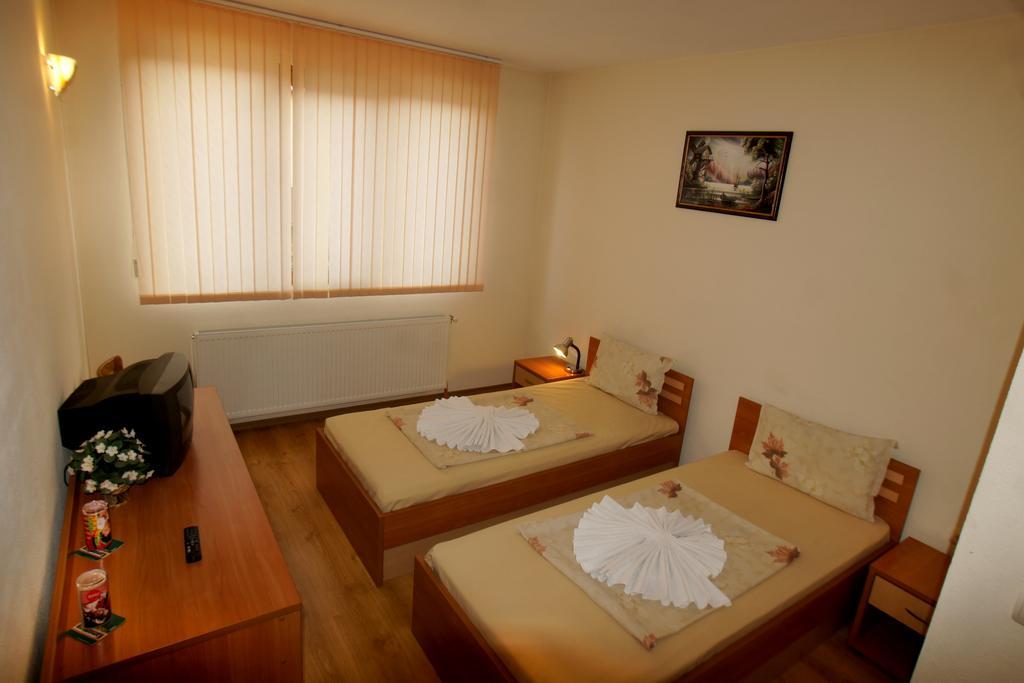 إيفايلوفغراد Family Hotel St. Constantine And Helena الغرفة الصورة