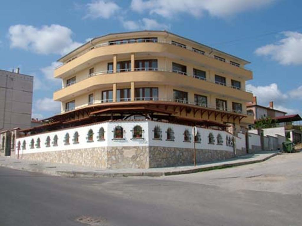 إيفايلوفغراد Family Hotel St. Constantine And Helena المظهر الخارجي الصورة